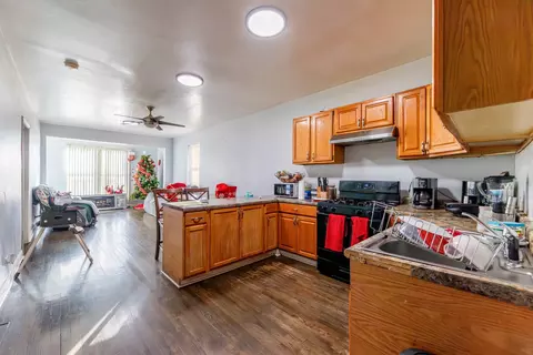 Kitchen - 7508 W 59th St, Summit, IL 60501 photo 3 of 5