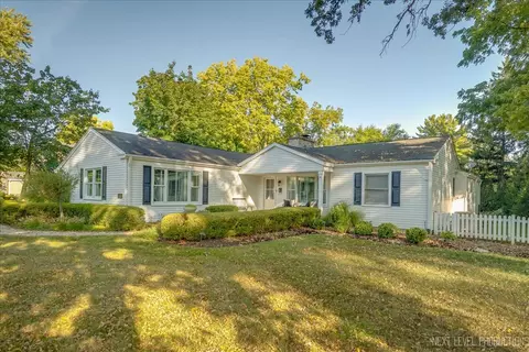 629 Peck Rd, Geneva, IL 60134