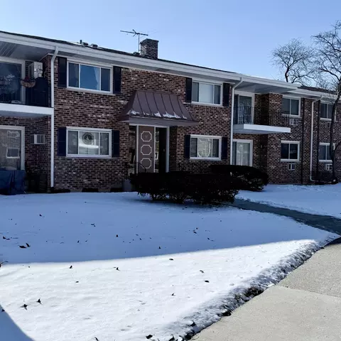 37 N Main St N #40, Glen Ellyn, IL 60137