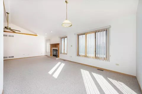 Living - 5103 W Park Ln, Monee, IL 60449 photo 10 of 14