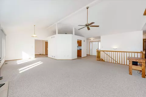 Living - 5103 W Park Ln, Monee, IL 60449 photo 2 of 14