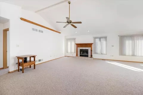 Living - 5103 W Park Ln, Monee, IL 60449 photo 8 of 14