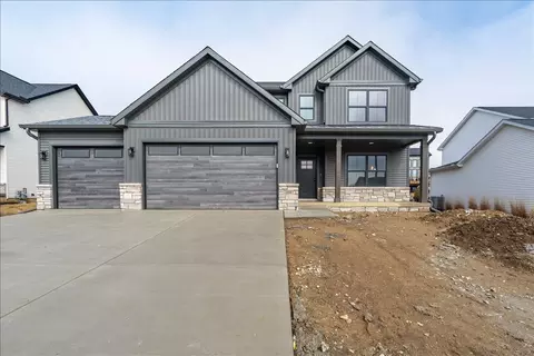 5206 Finlen Ln, Bloomington, IL 61705