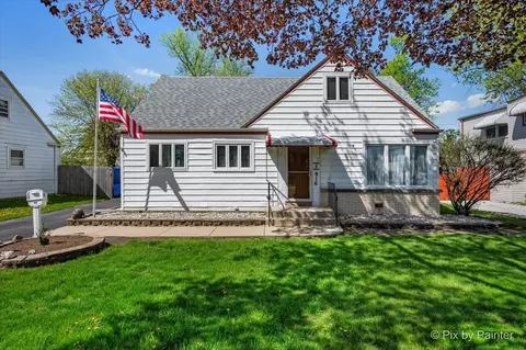 916 N Roberta Ave, Melrose Park, IL 60164