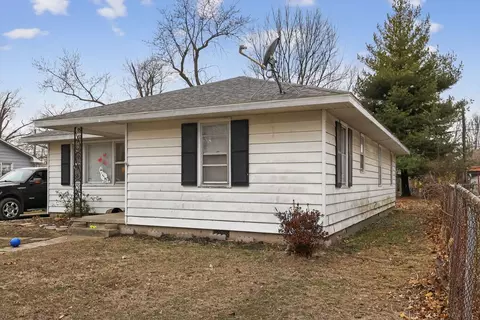 Exterior - 1006 Hester Ave, Centralia, IL 62801 photo 2 of 2