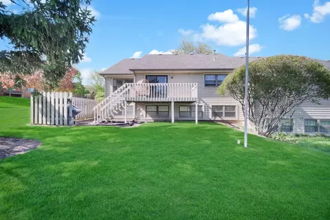 Exterior - 2302 Robin Ln #0, Elgin, IL 60123 photo 5 of 7