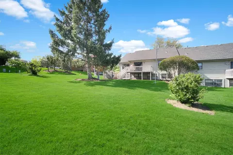 Exterior - 2302 Robin Ln #0, Elgin, IL 60123 photo 6 of 7