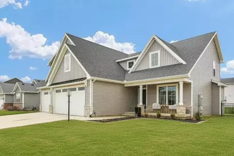 1403 Winterberry Rd, Savoy, IL 61874