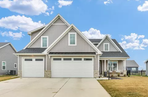 1403 Winterberry Rd, Savoy, IL 61874