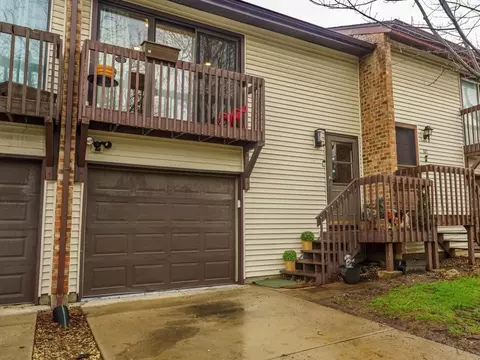 317 Ozark Dr, Bolingbrook, IL 60440