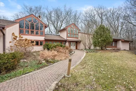 5 Bridle Ln, Bannockburn, IL 60015