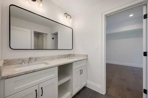 Bath - 809 Lenox Rd, Glenview, IL 60025 photo 7 of 10