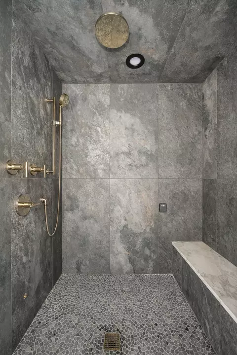 Bath - 809 Lenox Rd, Glenview, IL 60025 photo 6 of 10