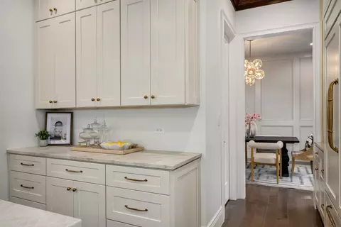 Kitchen - 809 Lenox Rd, Glenview, IL 60025 photo 1 of 14