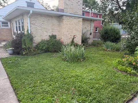 Exterior - 4539 Clyde Ave, Lyons, IL 60534 photo 2 of 3