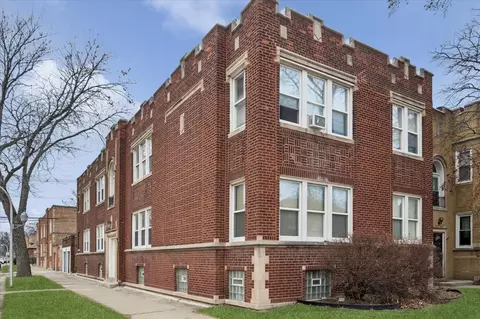 2052 E 80th St, Chicago, IL 60617