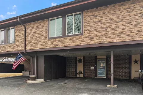 23 Cour Versaille Ct #23, Palos Hills, IL 60465
