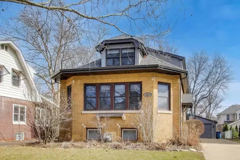 409 S Berkley Ave, Elmhurst, IL 60126