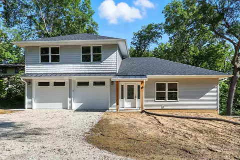 3303 Valley Dr, Geneseo, IL 61254