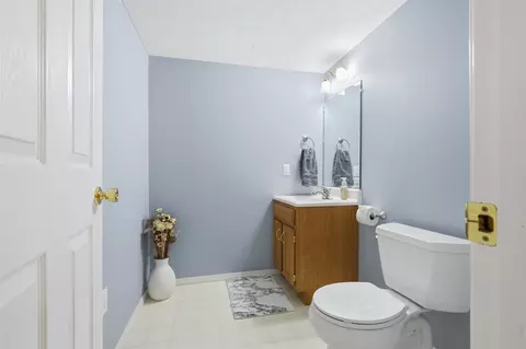 Bath - 811 Landau Ln, Normal, IL 61761 photo 5 of 5