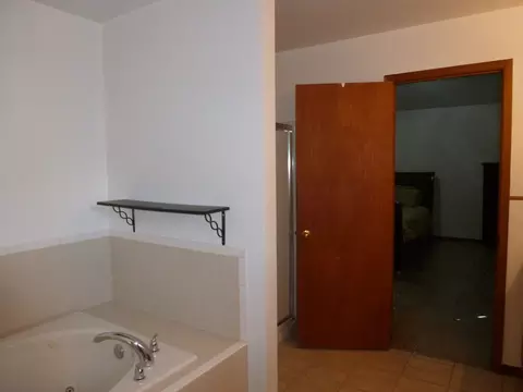 Bath - 16212 Trumbull Ave, Markham, IL 60428 photo 2 of 5