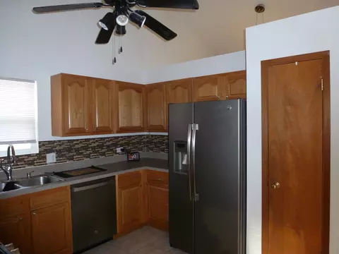 Kitchen - 16212 Trumbull Ave, Markham, IL 60428 photo 3 of 3