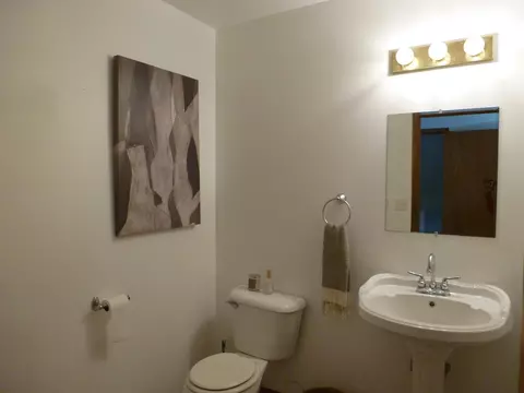 Bath - 16212 Trumbull Ave, Markham, IL 60428 photo 1 of 5