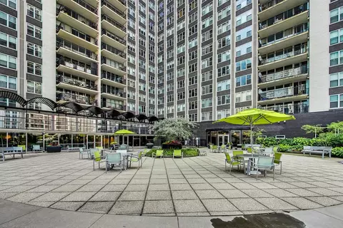 Exterior - 400 E Randolph St #2425, Chicago, IL 60601 photo 5 of 15