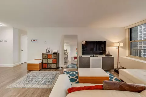 Living - 400 E Randolph St #2425, Chicago, IL 60601 photo 2 of 4
