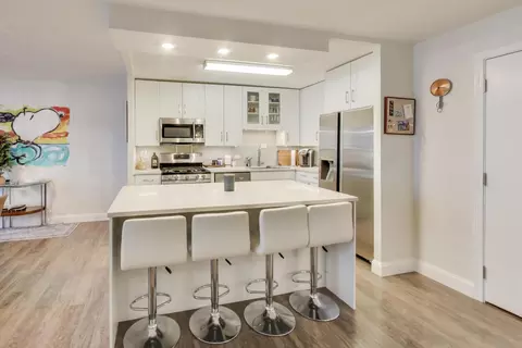 Kitchen - 400 E Randolph St #2425, Chicago, IL 60601 photo 1 of 3