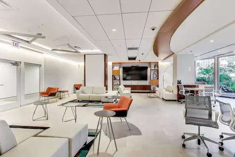 Living - 400 E Randolph St #2425, Chicago, IL 60601 photo 4 of 4