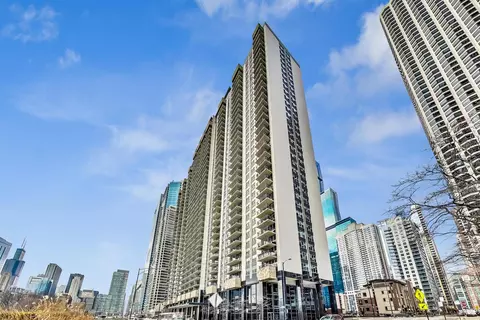 400 E Randolph St #2425, Chicago, IL 60601
