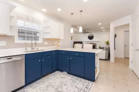Kitchen - 3225 Marimarsh Ln, Normal, IL 61761 photo 3 of 5