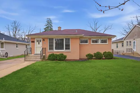 906 S Kirk Ave, Elmhurst, IL 60126