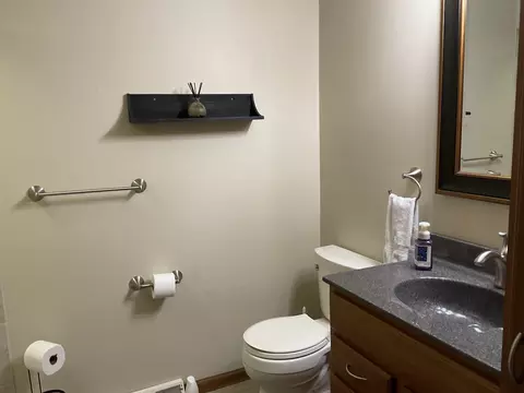 Bath - 805 W Spring St, Eldridge, IA 52748 photo 2 of 2