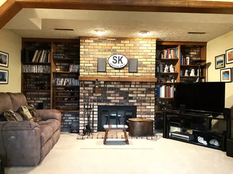 Living - 805 W Spring St, Eldridge, IA 52748 photo 4 of 6