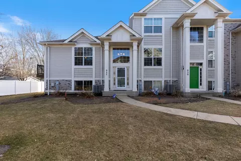 922 Summit Creek Dr, Shorewood, IL 60404