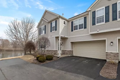 212 Bakers Dr W, Lakemoor, IL 60051