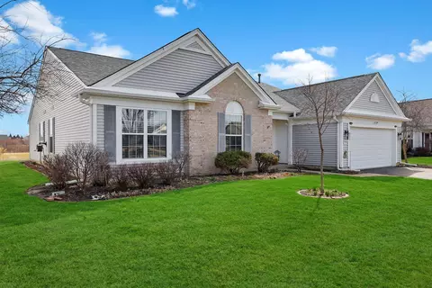 12830 Crestview Dr, Huntley, IL 60142