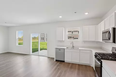 Kitchen - 1812 Overland Dr, Plainfield, IL 60586 photo 2 of 9