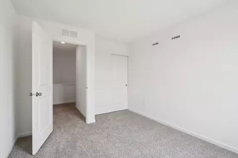 Bedroom - 1812 Overland Dr, Plainfield, IL 60586 photo 5 of 12