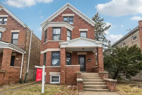 8548 S Manistee Ave, Chicago, IL 60617