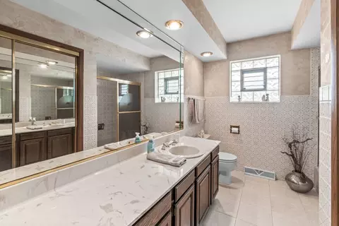Bath - 501 S Cherry St, Itasca, IL 60143 photo 1 of 4