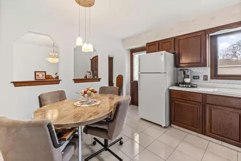 Dining - 501 S Cherry St, Itasca, IL 60143 photo 3 of 4