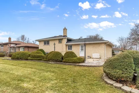 Exterior - 501 S Cherry St, Itasca, IL 60143 photo 4 of 4