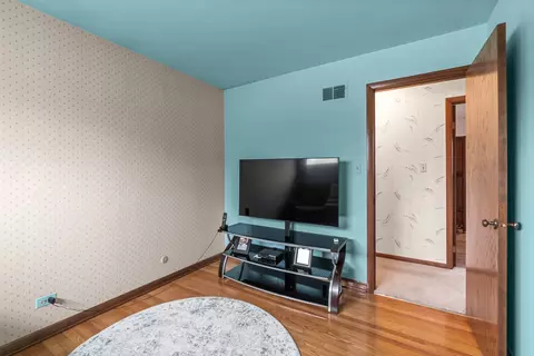 Bedroom - 501 S Cherry St, Itasca, IL 60143 photo 1 of 4