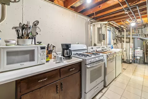 Kitchen - 501 S Cherry St, Itasca, IL 60143 photo 3 of 3