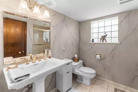 Bath - 501 S Cherry St, Itasca, IL 60143 photo 3 of 4