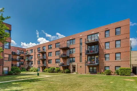 5226 N Campbell Ave #GB, Chicago, IL 60625