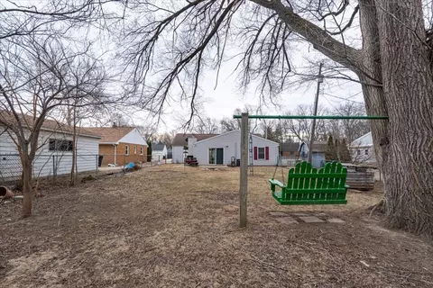 Exterior - 1108 Hovey Ave, Normal, IL 61761 photo 4 of 8